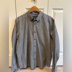 Patagonia Men’s button down Shirt Gray size large